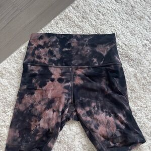 lululemon align diamond dye graphite grey pink pastel Biker Shorts